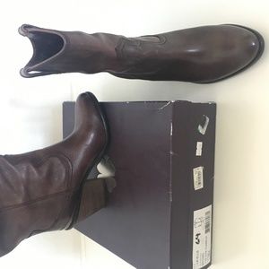 Boots brown

Lucky brand boots